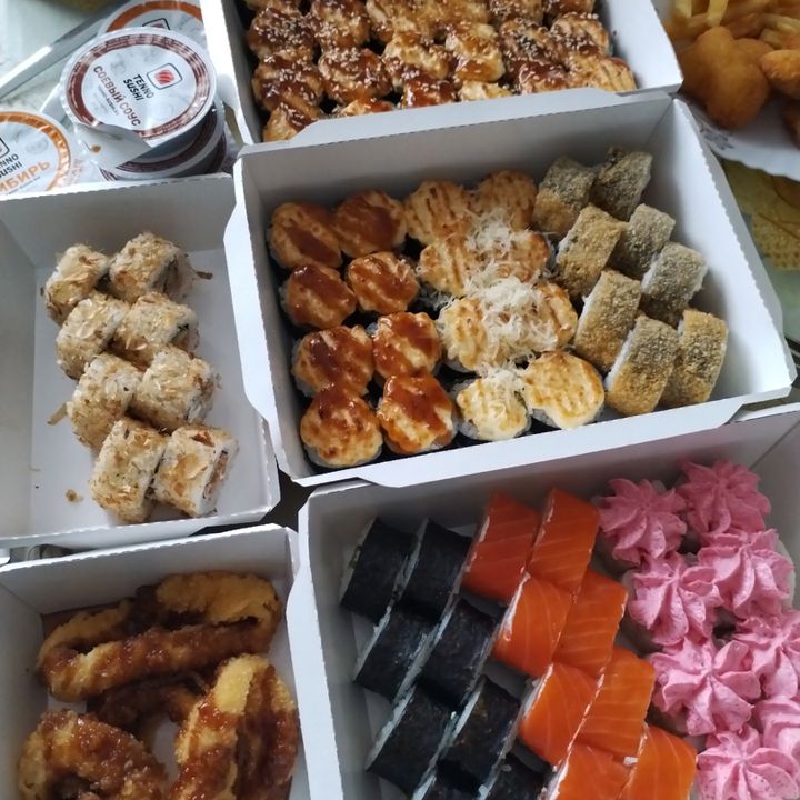 Доставка еды фото Tenno Sushi
